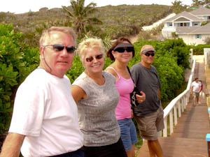 lunch ondabeach 6 edit Good News and Salvage Crew Join Us at Sea Spray
