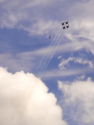 blueangelsflybridge-19.jpg