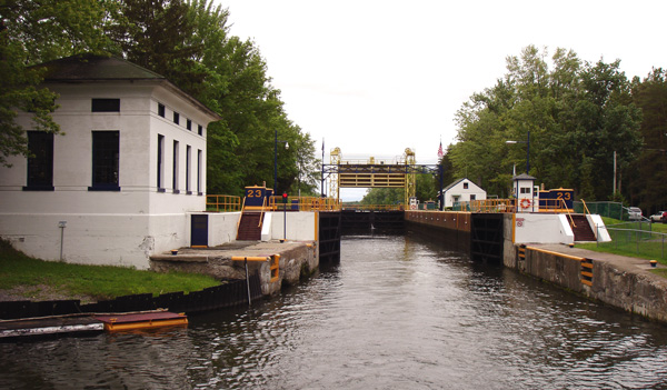 tophoenix 2 Erie Canal/Oswego Canal   To Phoenix, New York